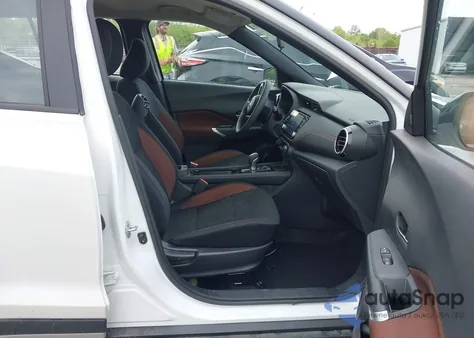 2024 Nissan Kicks Sr Xtronic Cvt z USA, uszkodzony, nr VIN 3N1CP5DV7RL489821